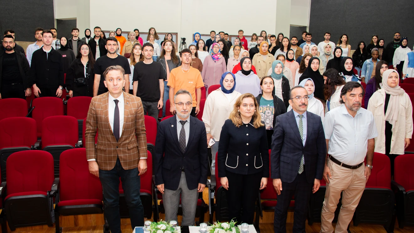 Selçuk Üniversitesinde "Türkiye Yüzyılı’nda Yaşlı Sağlığı Uygulamaları” anlatıldı